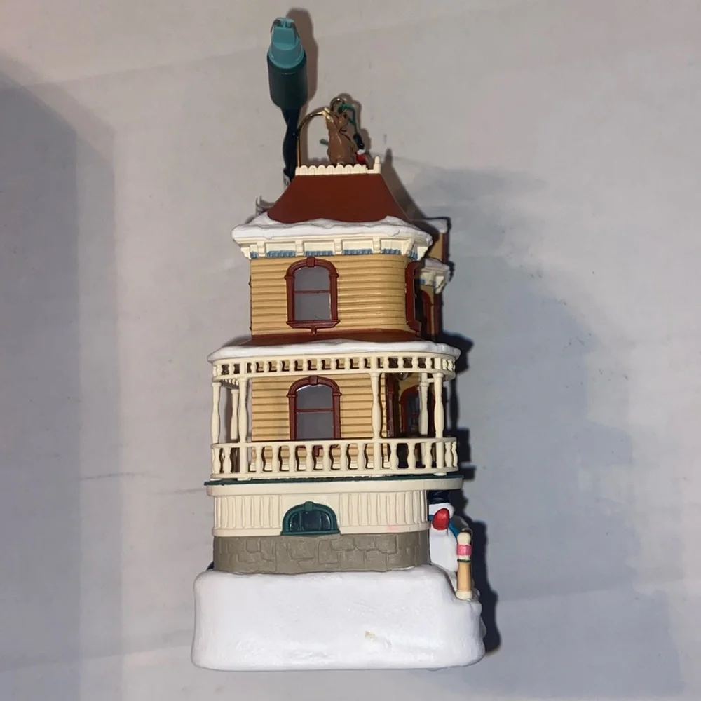 Vintage 2001 Up on the Housetop Magic Hallmark Keepsake Ornament